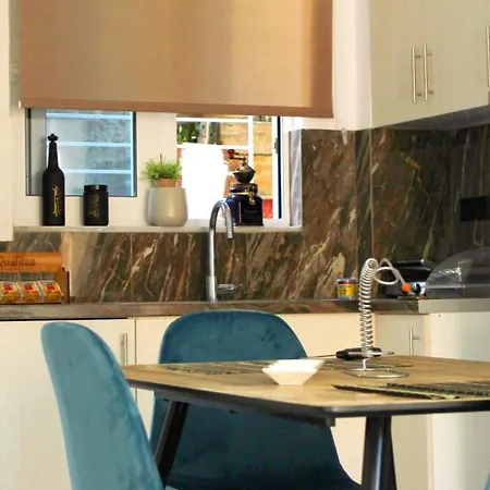 Cozy Nest In The Vibrant Center 度假居