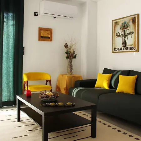 Cozy Nest In The Vibrant Center *